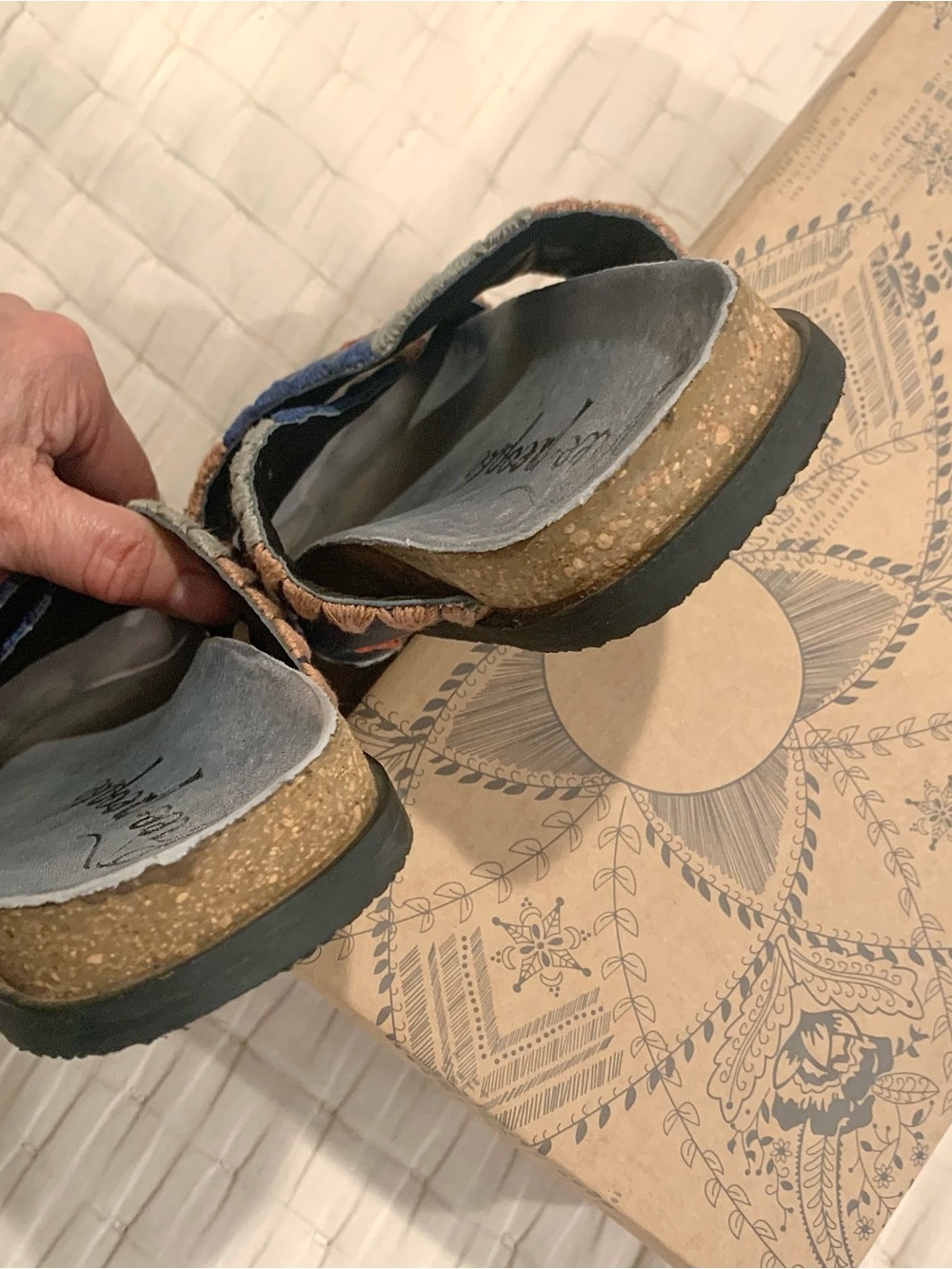 Free People Wildflowers Blue Embroidered Floral Boho Leather Sandals 38 US 8 - Picture 11 of 14
